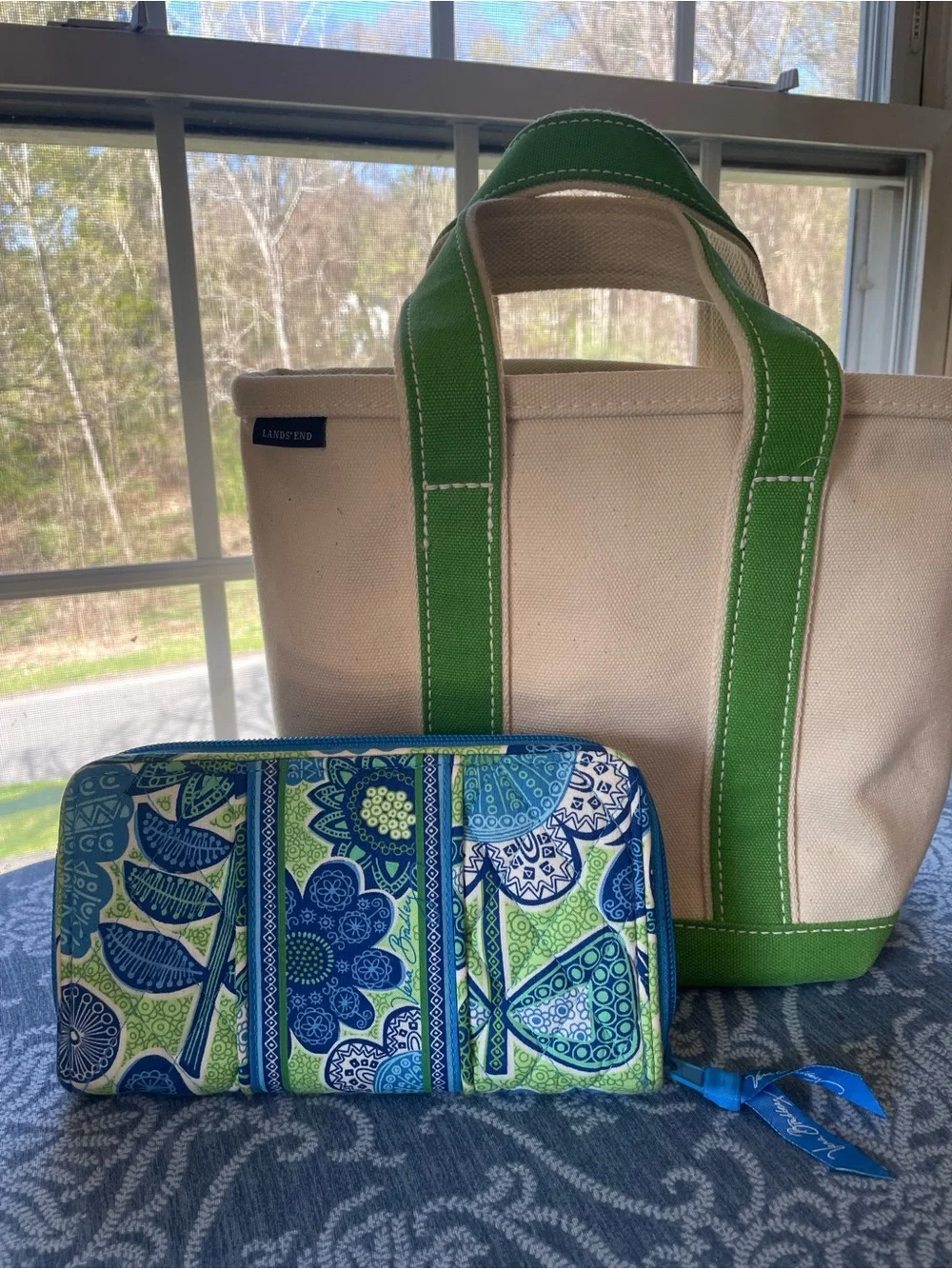 Vera Bradley Blue Ribbon Zip Pull with Lime Green Trim - Picture 2 of 4